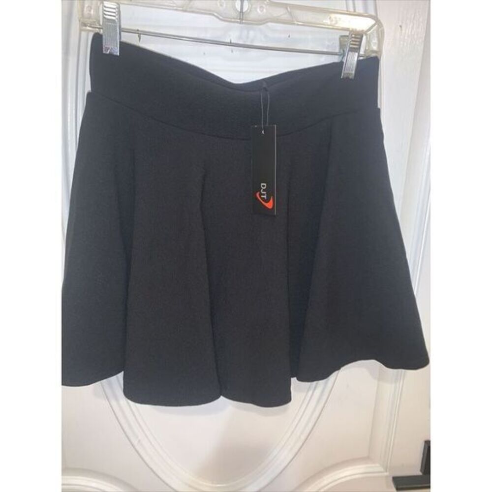 DJT Black Stretchy‎ Skort / Skirt ~ Workout Casual Skater ~ Womens Size Med